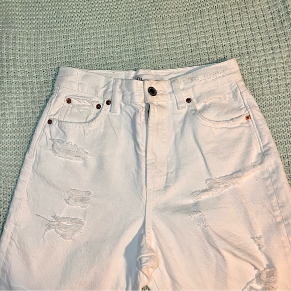 ZARA HIGH WAISTED DISTRESSED WHITE JEANS BOYFRIEND FIT - Picture 4 of 6